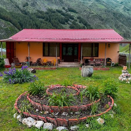 Januka Garden At Sno Villa Kazbegi Eksteriør bilde