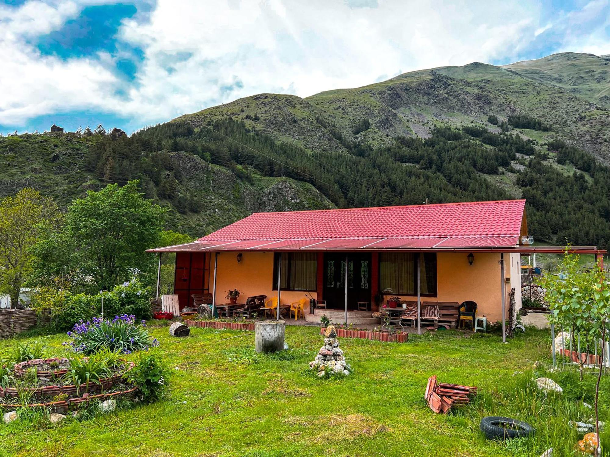 Januka Garden At Sno Villa Kazbegi Eksteriør bilde