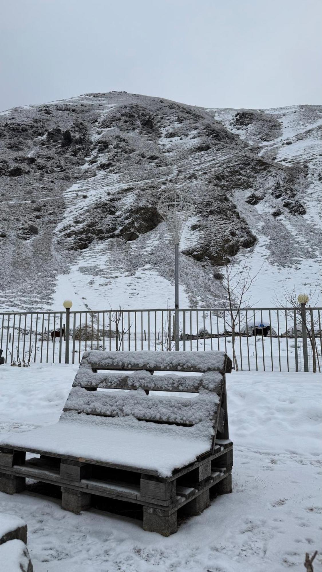 Januka Garden At Sno Villa Kazbegi Eksteriør bilde